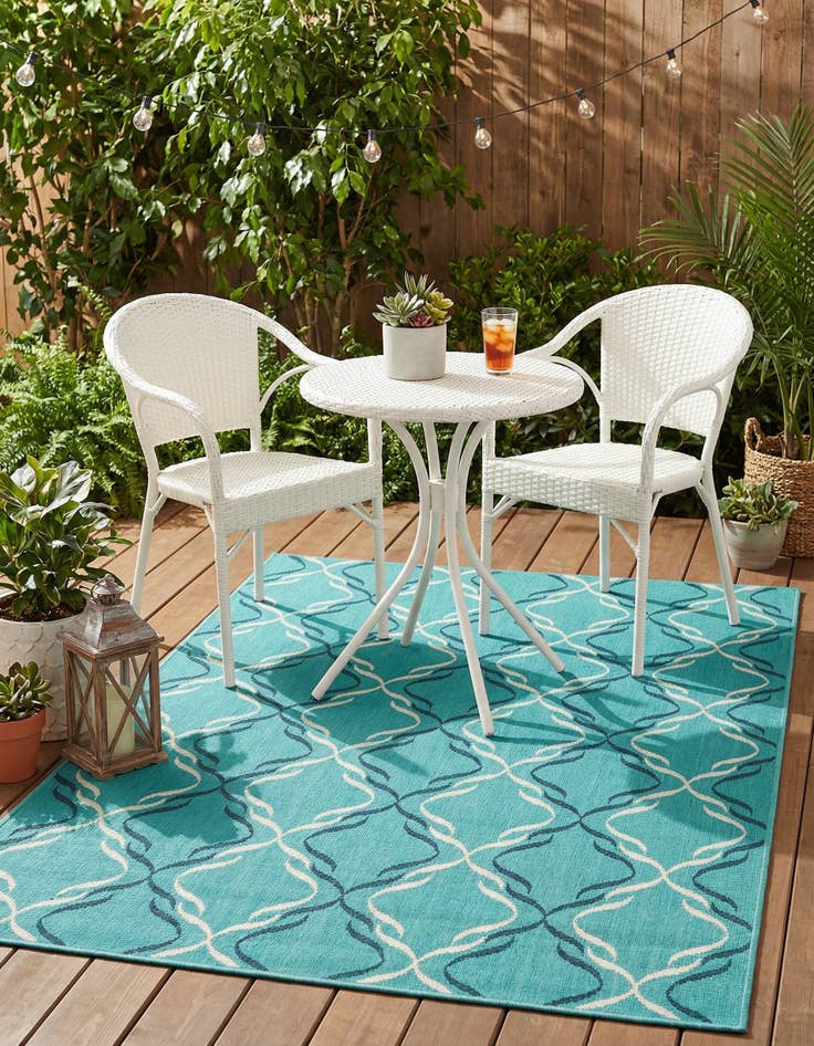 Detail image of 4' x 6' Easy-Clean Trellis Indoor / Outdoor Rug