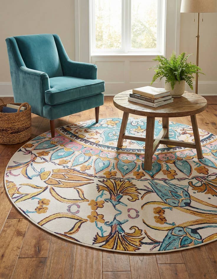Detail image of 8' x 8' Easy-Clean Traditional Indoor / Outdoor Round Rug