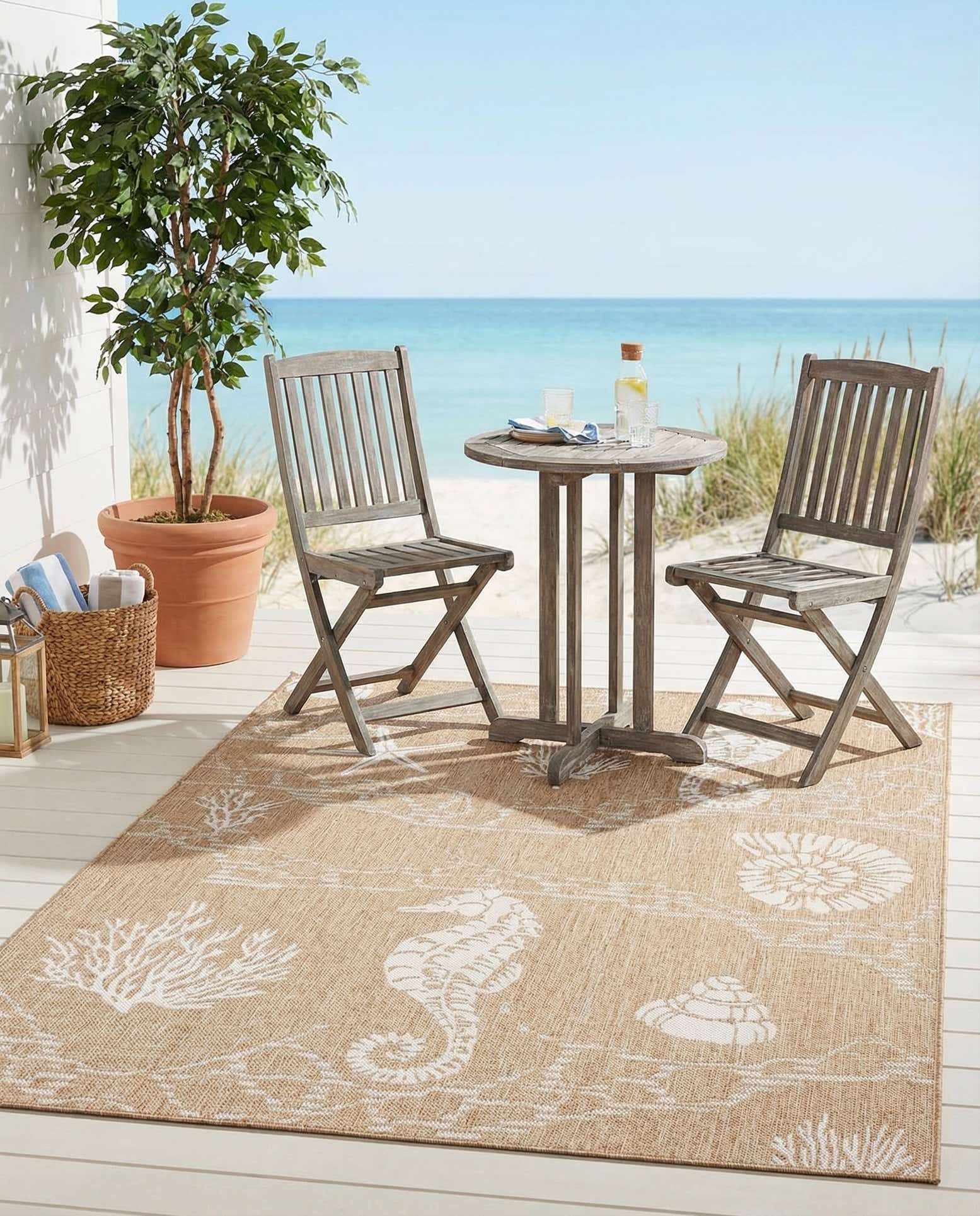 5' 3 x 8' Easy-Clean Coastal Indoor / Outdoor Rug