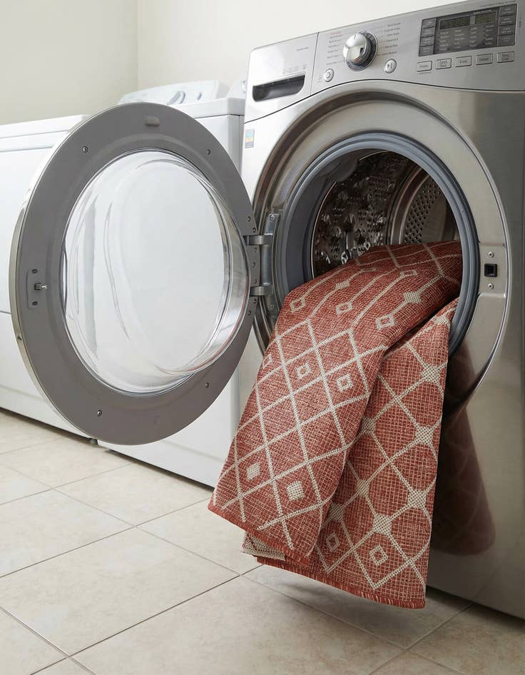 Detail image of 4' x 6'  Washable Trellis Indoor / Outdoor Rug