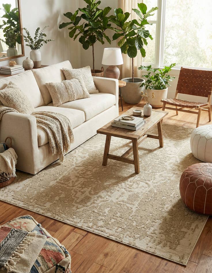 Detail image of 7' 10 x 7' 10  Washable Traditional Indoor / Outdoor Square Rug