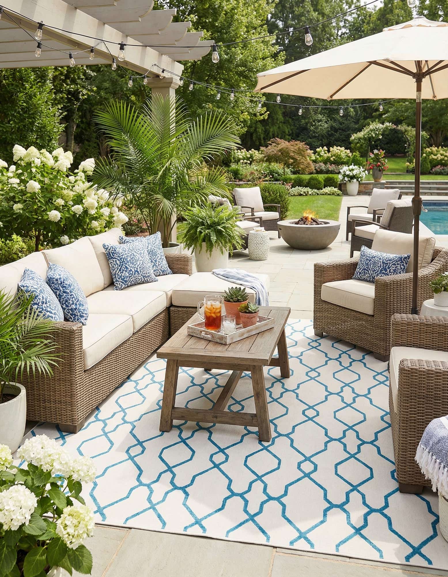 8' x 10' Easy-Clean Oasis Indoor / Outdoor Rug