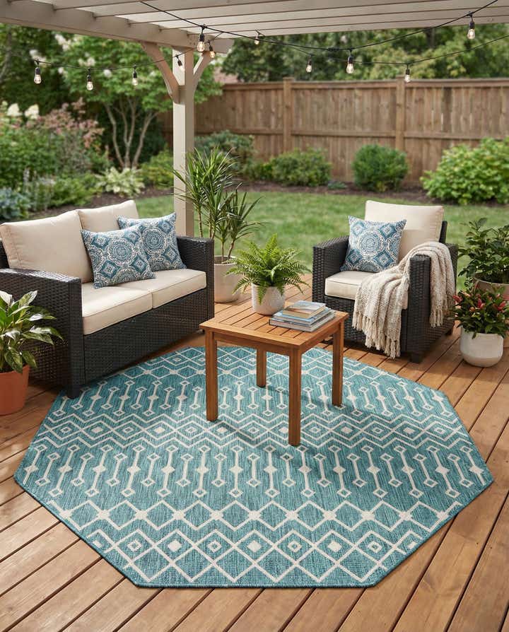 7' 10 x 7' 10 Easy-Clean Lattice Indoor / Outdoor Octagon Rug