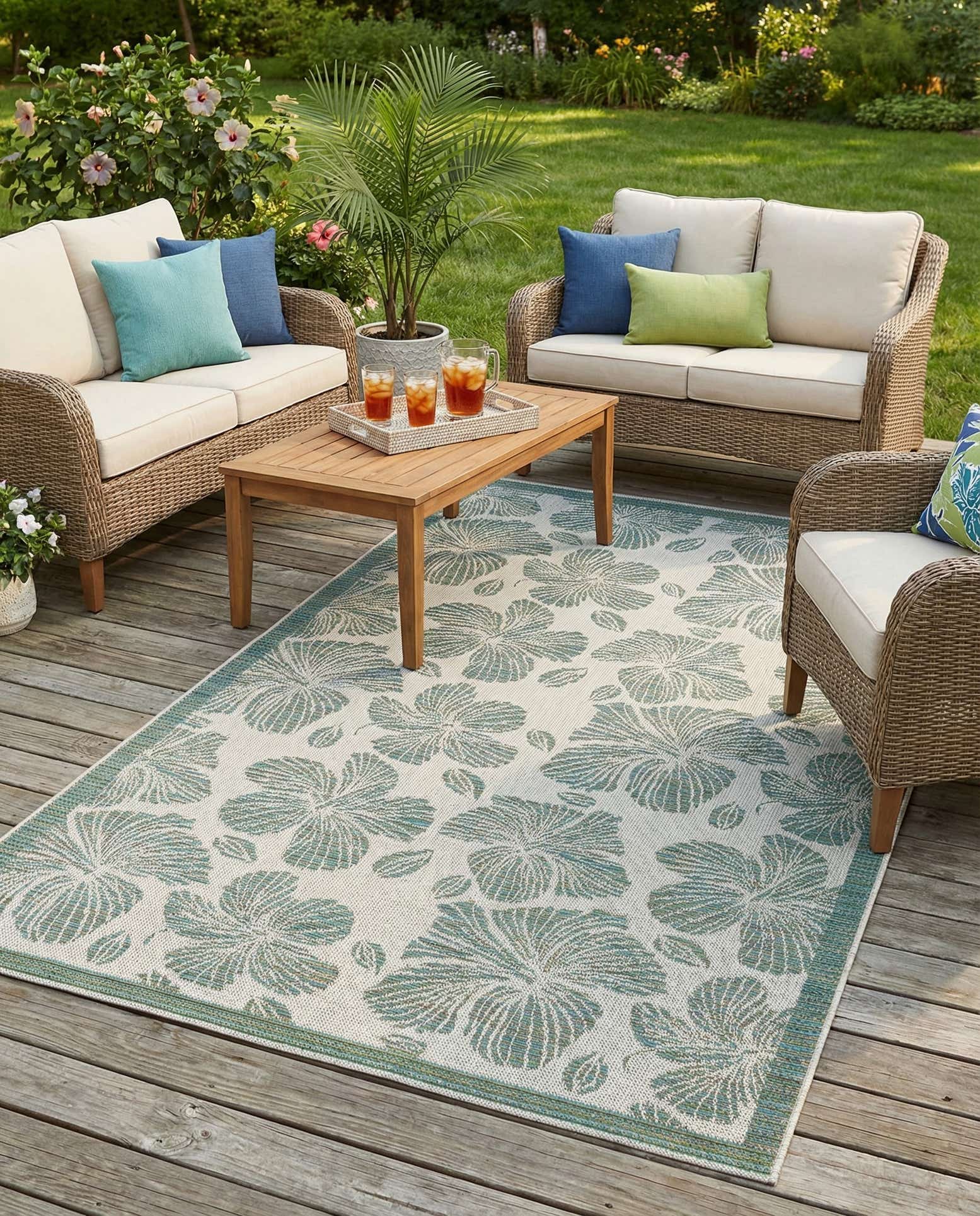 5' 3 x 8' Easy-Clean Baja Indoor / Outdoor Rug