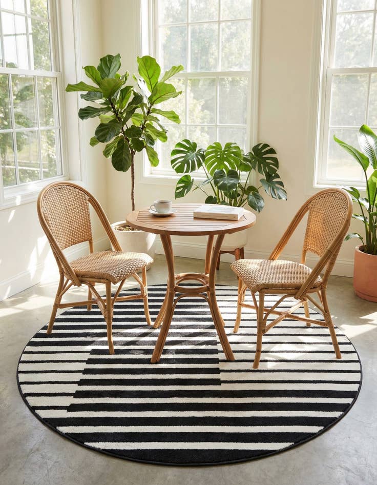 Detail image of 7' 10 x 7' 10 Oslo Round Rug