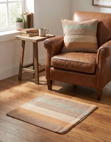 1' 6 x 1' 6 Hand Woven Pillow Wool Square Rug