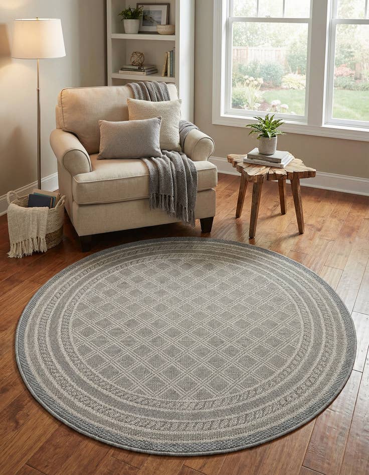 Detail image of 5' 1 x 5' 1 Easy-Clean Trellis Indoor / Outdoor Round Rug
