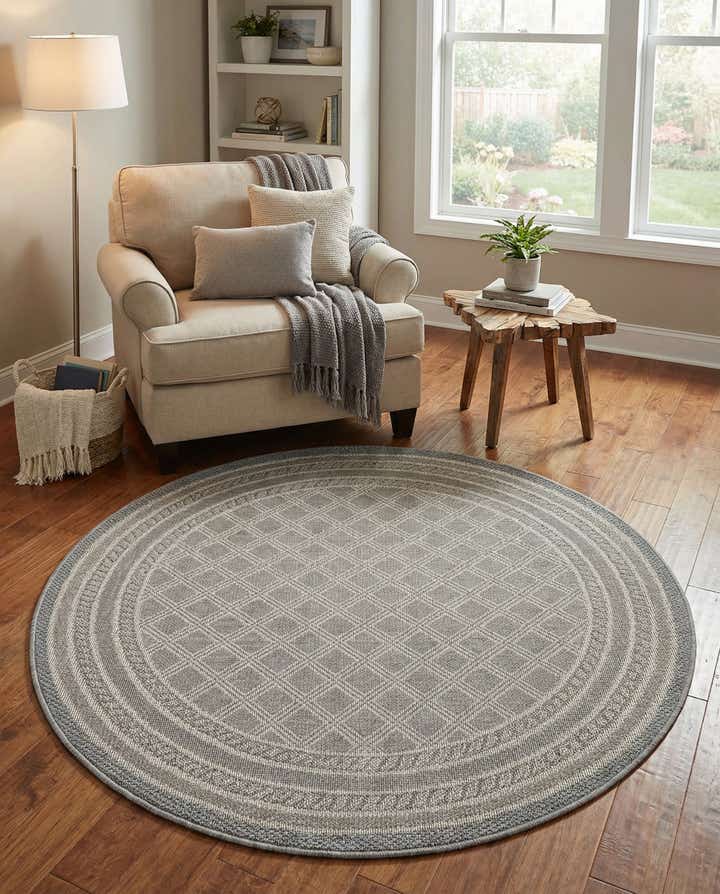 5' 1 x 5' 1 Easy-Clean Trellis Indoor / Outdoor Round Rug