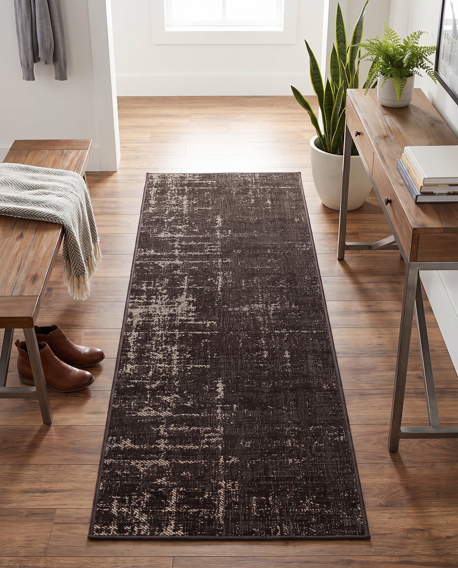 2' x 6' Valencia Runner Rug