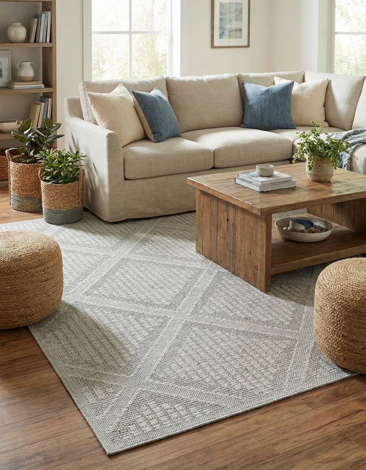 Detail image of 9' x 12' Easy-Clean Trellis Indoor / Outdoor Rug