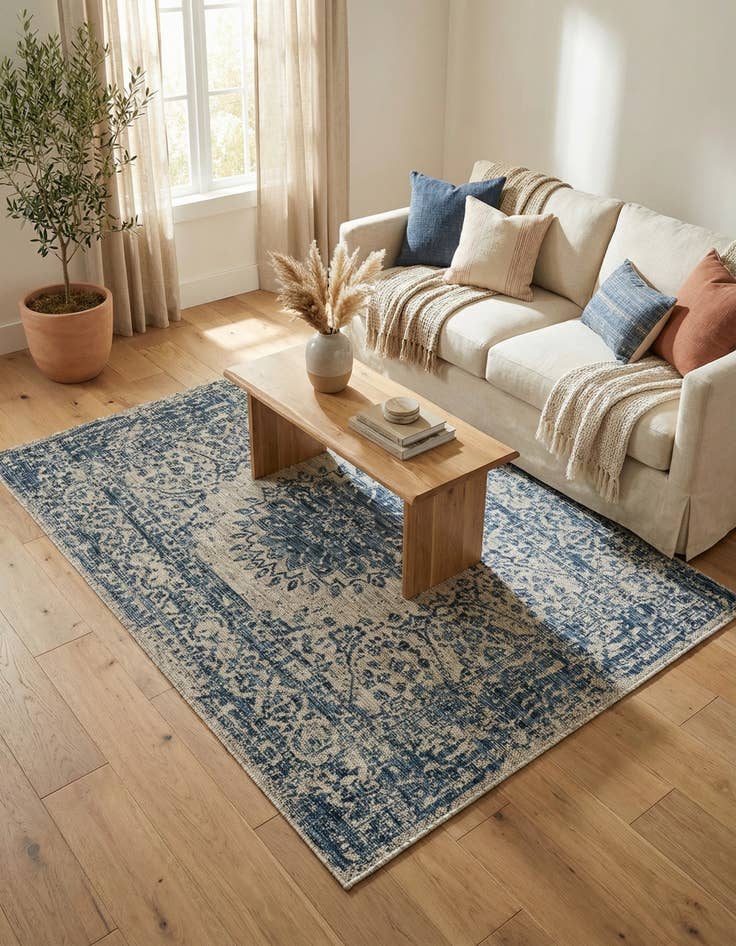 Detail image of 4' x 6' Easy-Clean Traditional Indoor / Outdoor Rug
