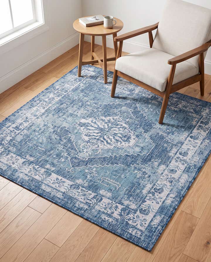 5' 3 x 5' 3 Easy-Clean Traditional Indoor / Outdoor Square Rug