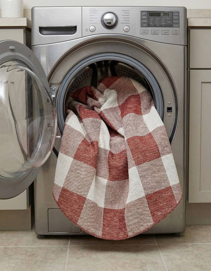 Detail image of  6' x 6'  Washable Checkered Indoor / Outdoor Round Rug