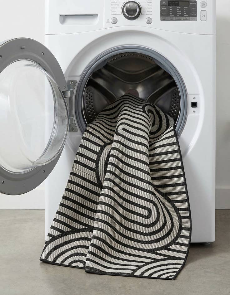 Detail image of  6' x 9'  Washable Modern Indoor / Outdoor Rug