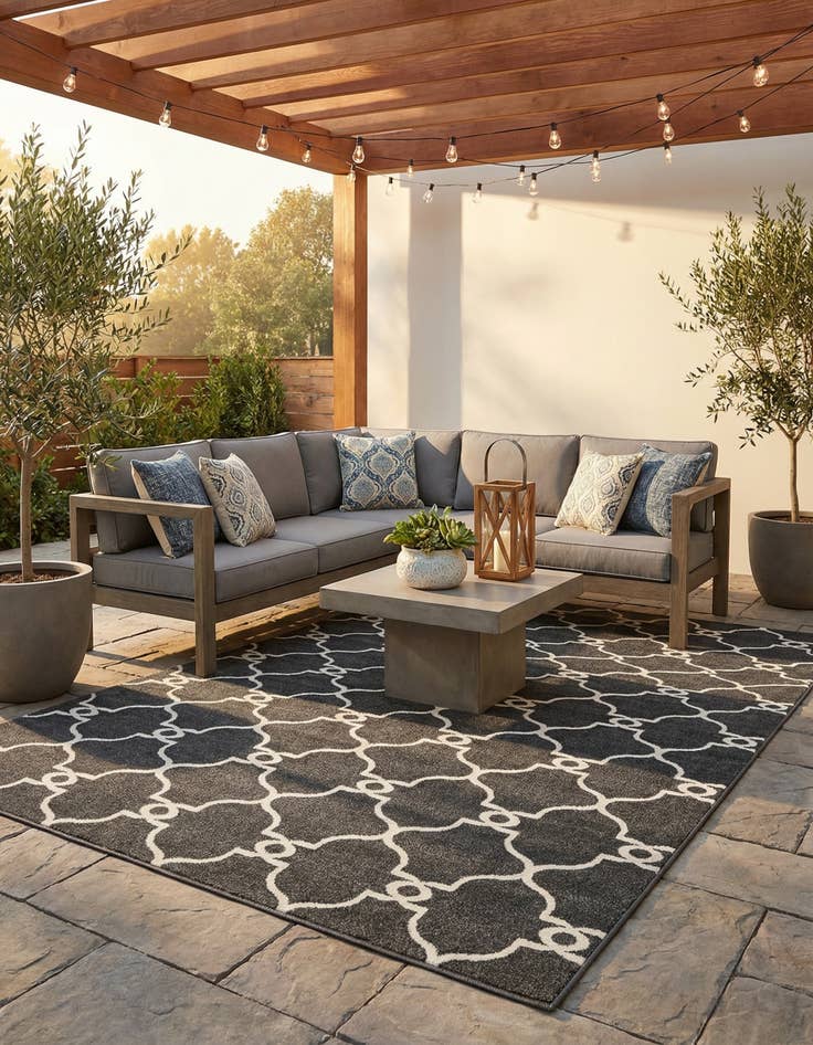 Detail image of 9' x 12' 2  Washable Trellis Indoor / Outdoor Rug
