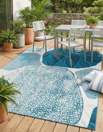 7' 10 x 10' Easy-Clean Modern Indoor / Outdoor Rug