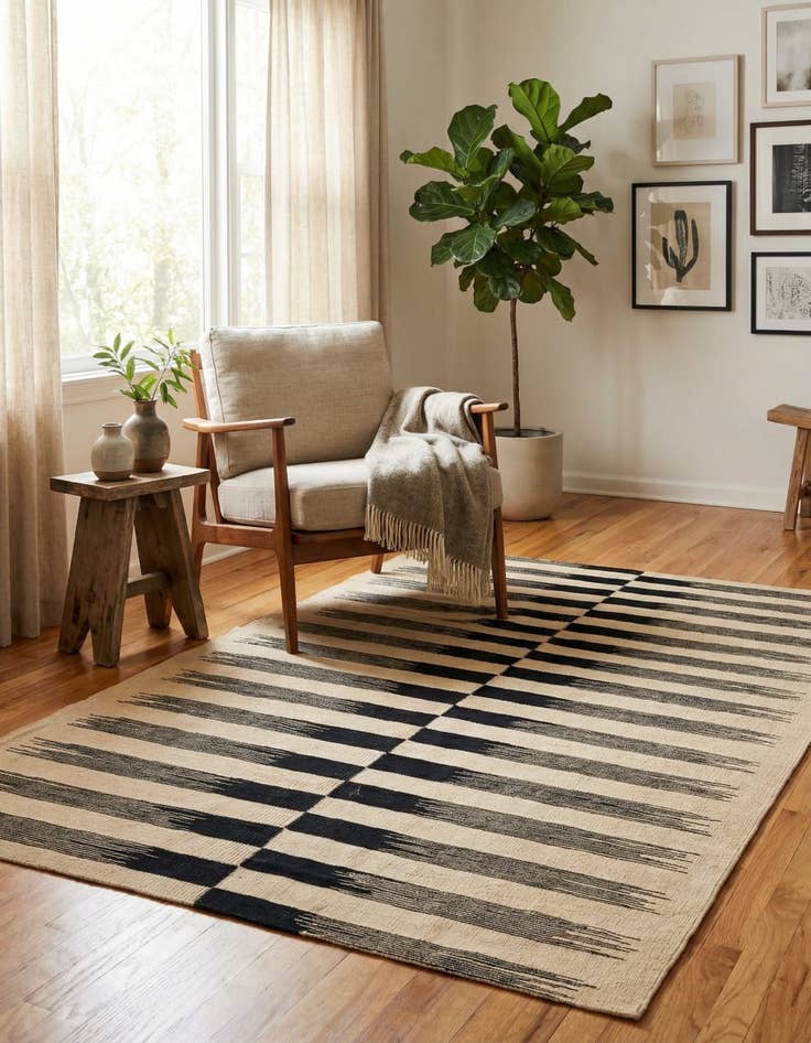 Detail image of 4' 2 x 6'  Hand Woven Kilim Modern Wool Rug