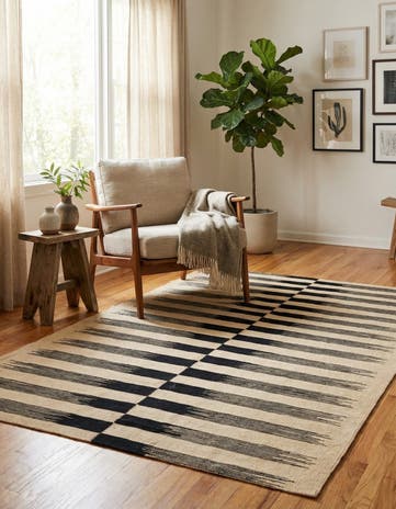 4' 2 x 6' Hand Woven Kilim Modern Wool Rug