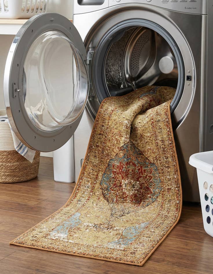 Detail image of 2' 7 x 10'  Washable Traditional Indoor / Outdoor Runner Rug