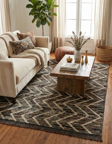 5' 3 x 6' 3 Hand Knotted Moroccan Wool Rug