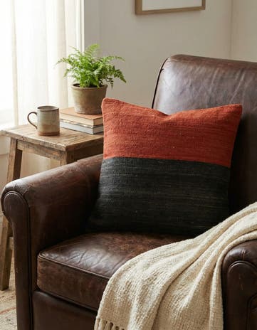 1' 6 x 1' 7 Hand Woven Pillow Wool Square Rug