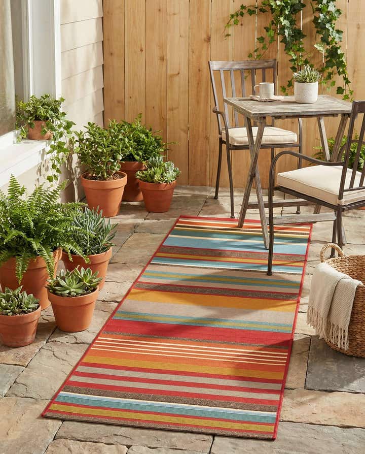 2' x 6' Easy-Clean Modern Indoor / Outdoor Runner Rug