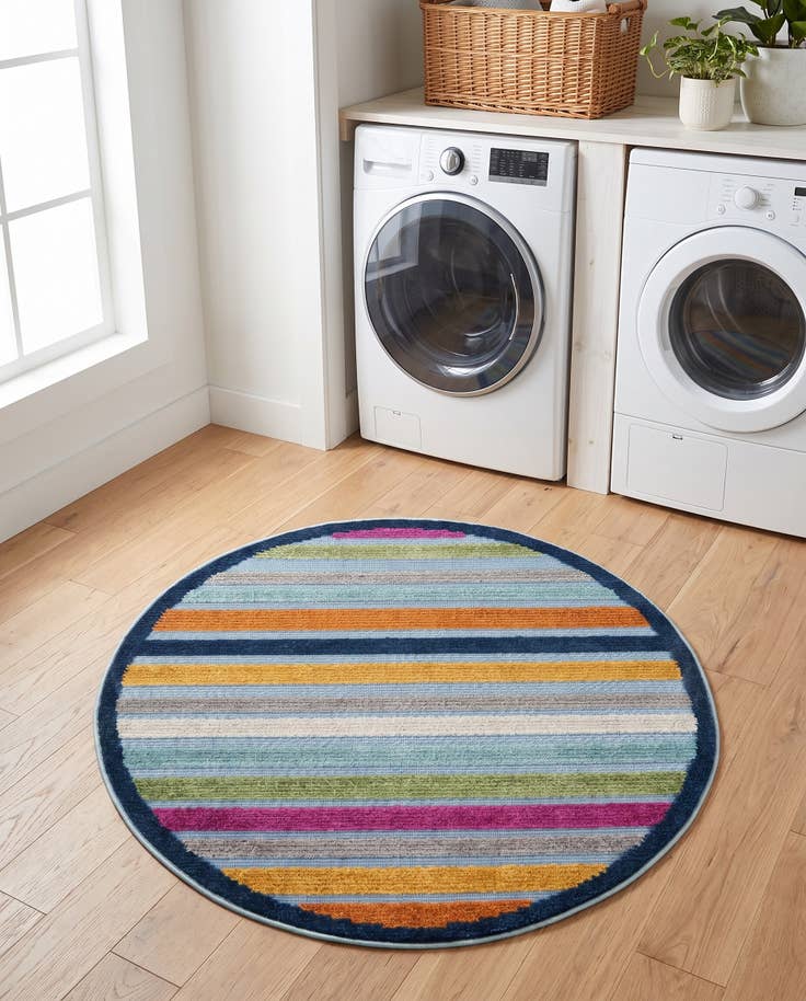 Detail image of 3' 3 x 3' 3 Easy-Clean Aruba Indoor / Outdoor Round Rug