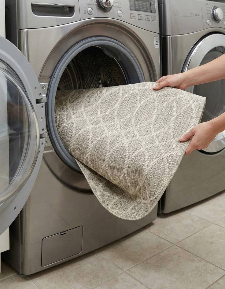 Detail image of 4' x 4'  Washable Trellis Indoor / Outdoor Round Rug