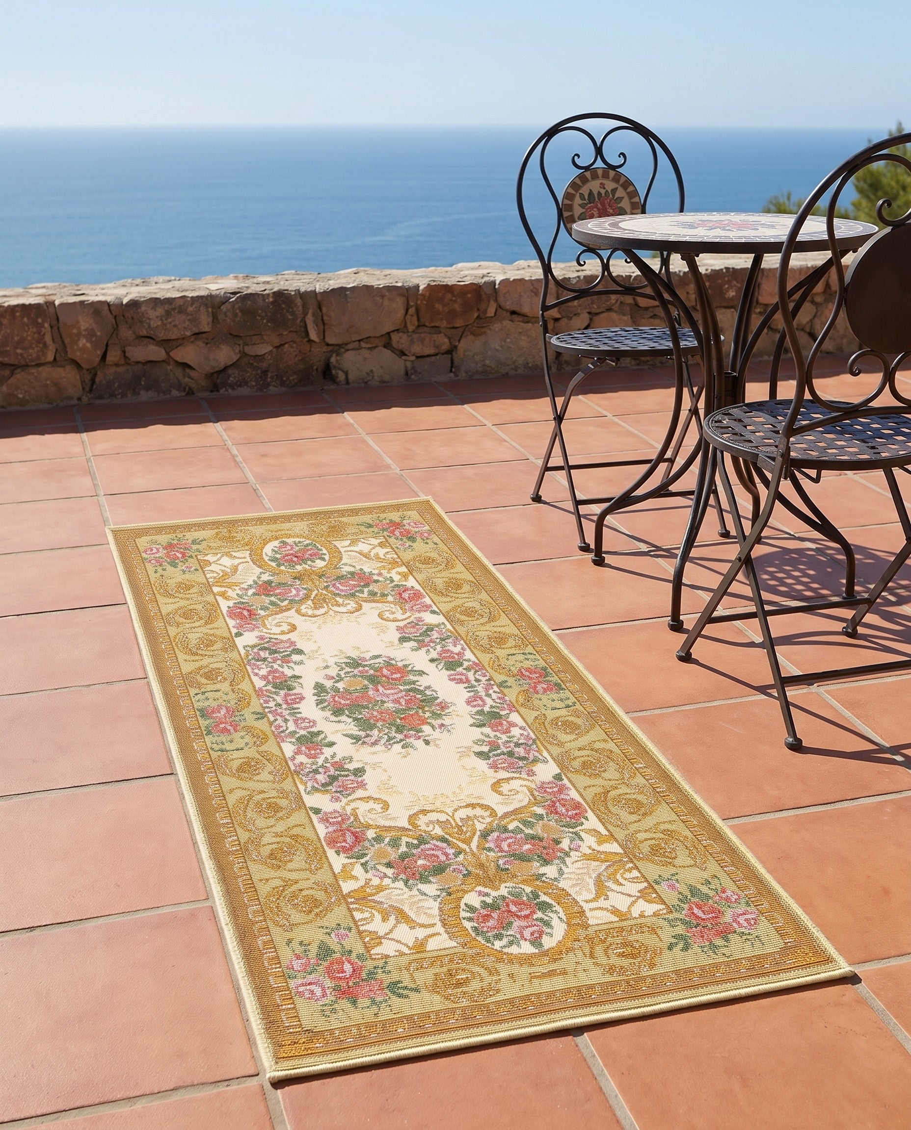 2' x 5' Easy-Clean Traditional Indoor / Outdoor Runner Rug