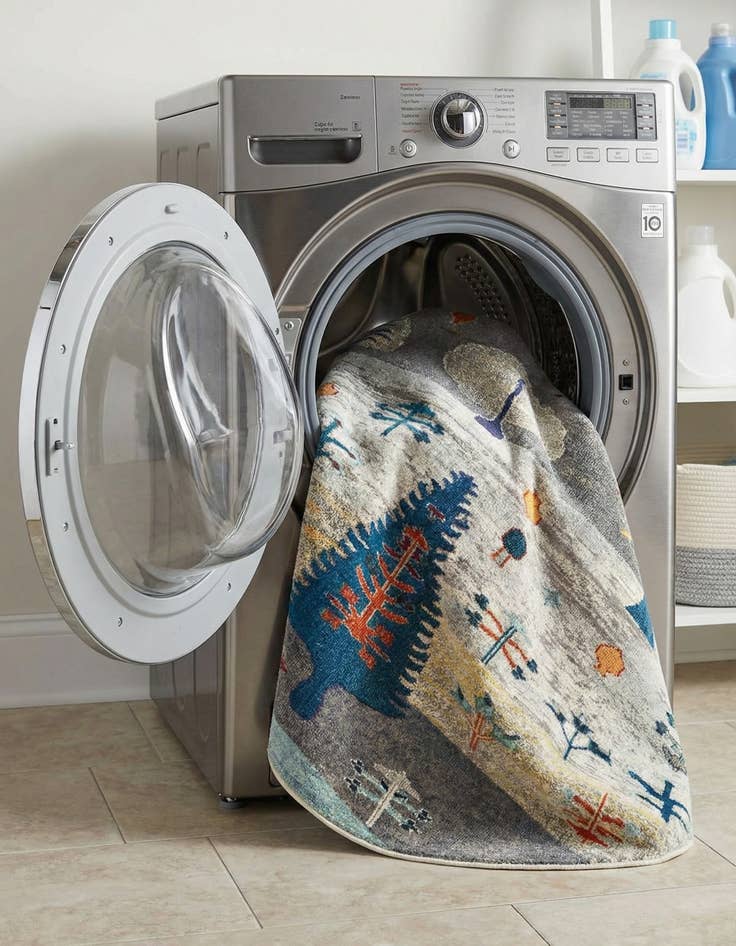 Detail image of  7' x 7'  Washable Vivid Round Rug