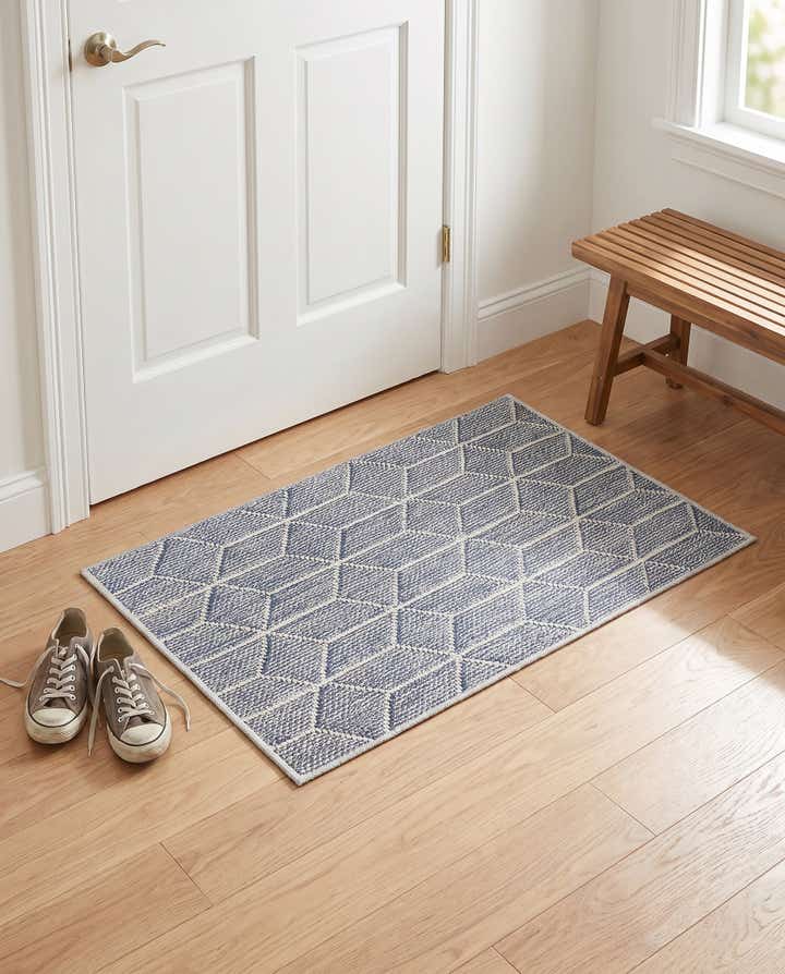 2' x 3' 1 Easy-Clean Lattice Indoor / Outdoor Rug