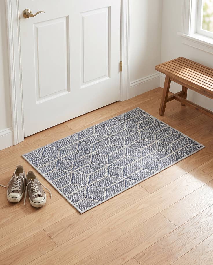 Detail image of 2' x 3' 1 Easy-Clean Lattice Indoor / Outdoor Rug