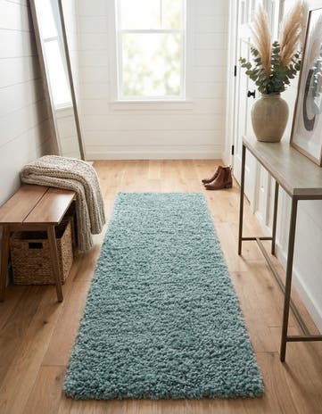 2' 7 x 10' Zermatt Shag Runner Rug