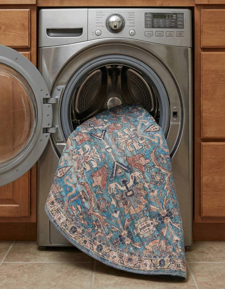 Detail image of  5' 3 x 5' 3 Nostalgia Round Rug