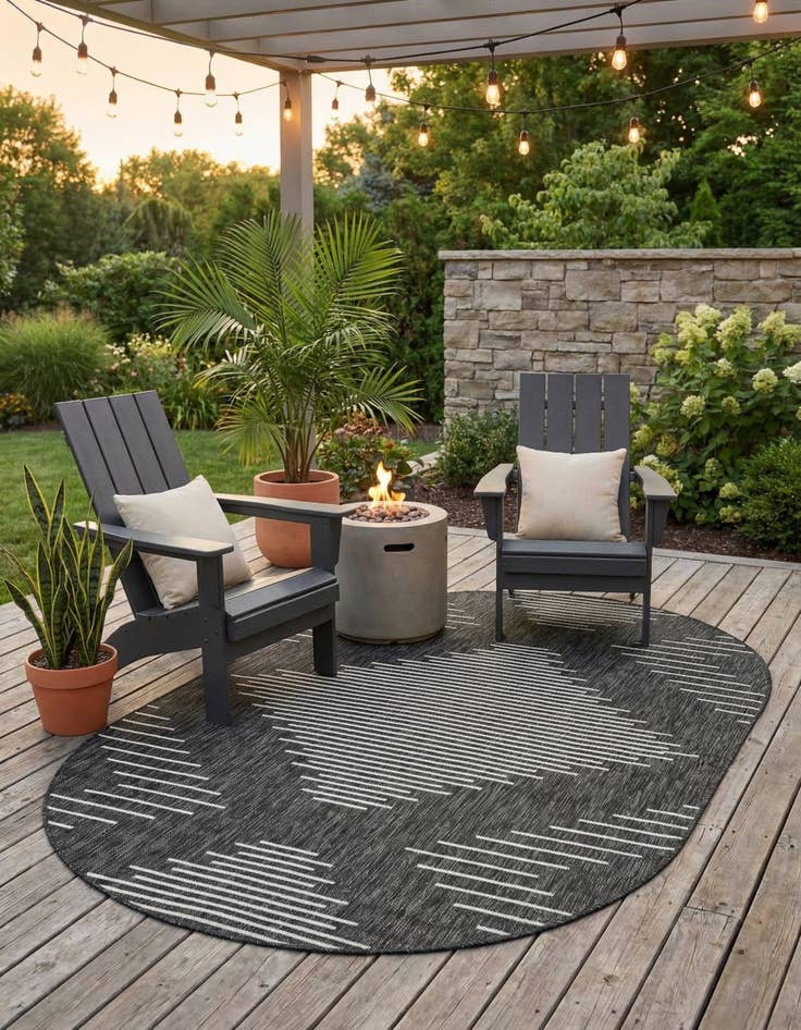 Detail image of 5' 3 x 8' Easy-Clean Modern Indoor / Outdoor Oval Rug