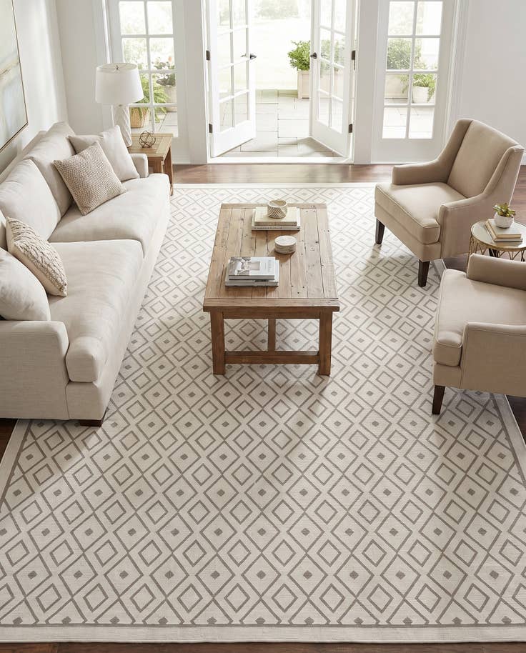 Detail image of 9' x 12' Easy-Clean Trellis Indoor / Outdoor Rug