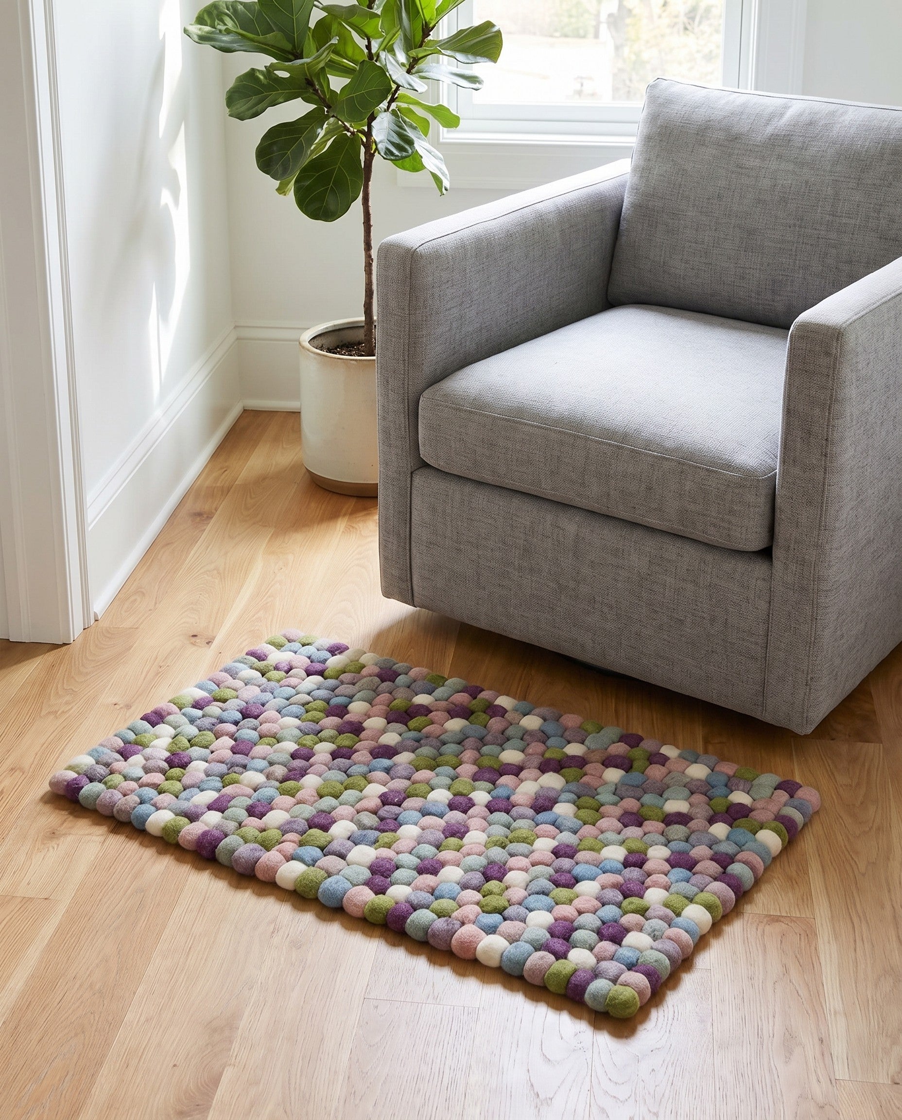 2' x 3' 1 Felt Ball Wool Rug