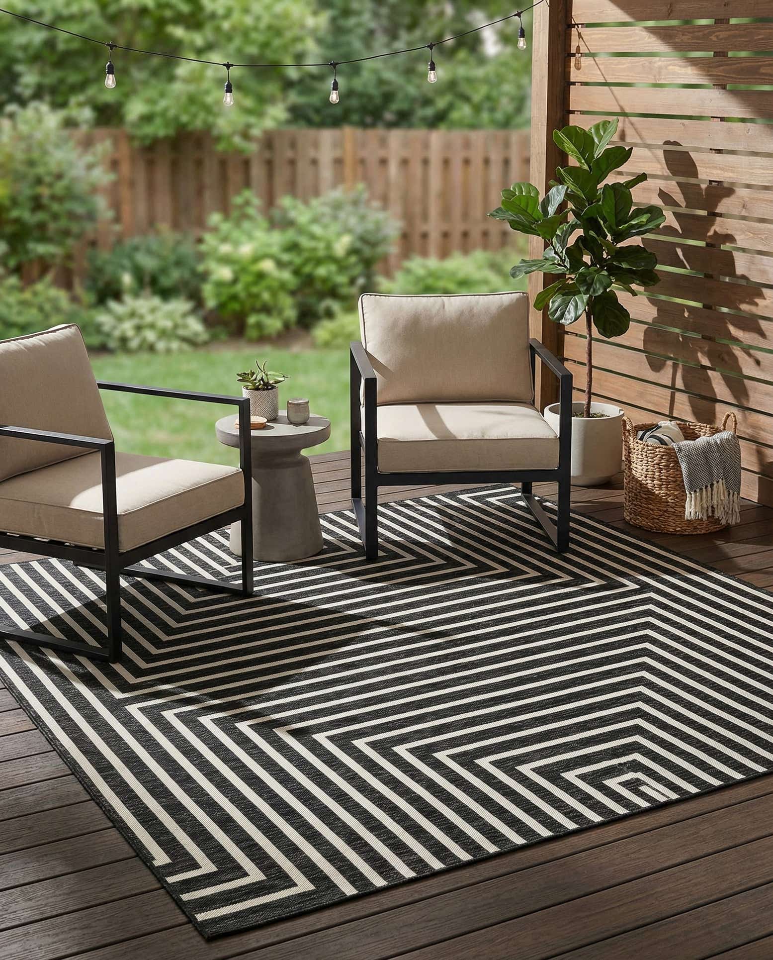 7' 10 x 7' 10 Easy-Clean Modern Indoor / Outdoor Square Rug