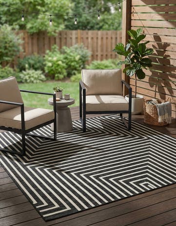 7' 10 x 7' 10 Easy-Clean Modern Indoor / Outdoor Square Rug
