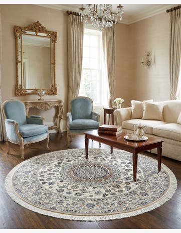6' 6 x 6' 7 Nain Round Rug