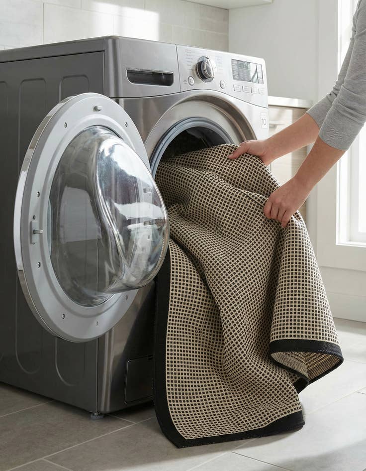 Detail image of 5' x 8'  Washable Border Indoor / Outdoor Rug