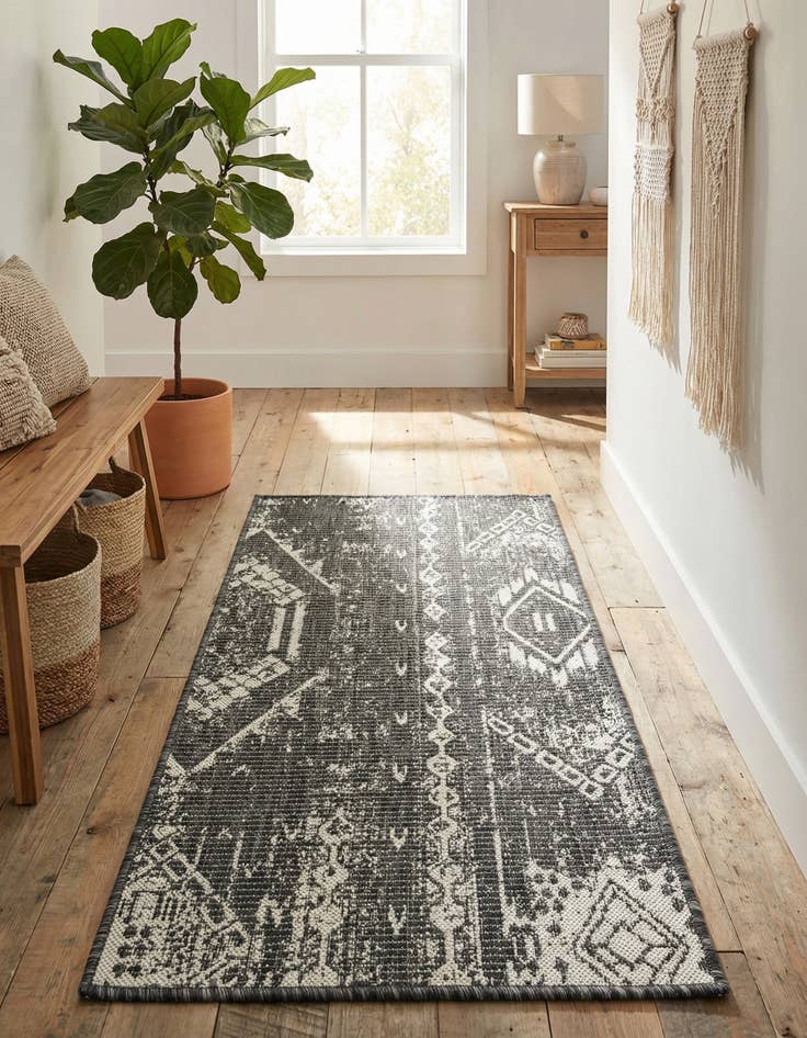 Detail image of 2' x 4'  Washable Bohemian Indoor / Outdoor Runner Rug