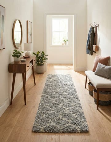 2' 7 x 10' Lattice Shag Runner Rug