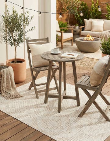 4' x 6' Easy-Clean Sabrina Soto Indoor / Outdoor Rug