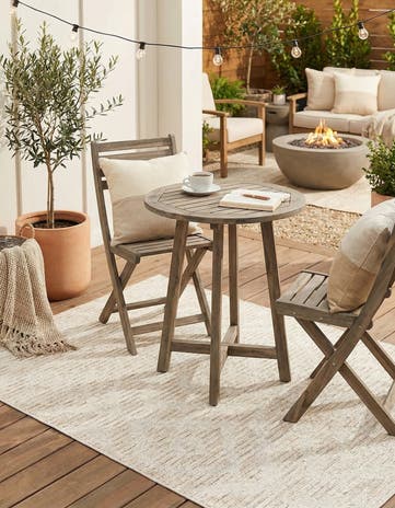 4' x 6' Easy-Clean Sabrina Soto Indoor / Outdoor Rug