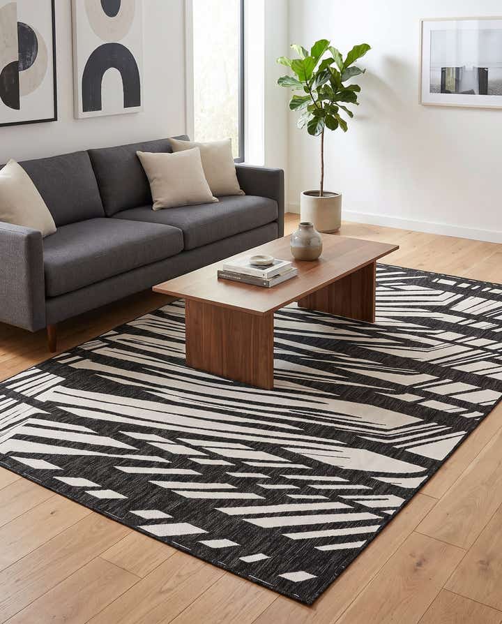 6' x 9' Easy-Clean Modern Indoor / Outdoor Rug