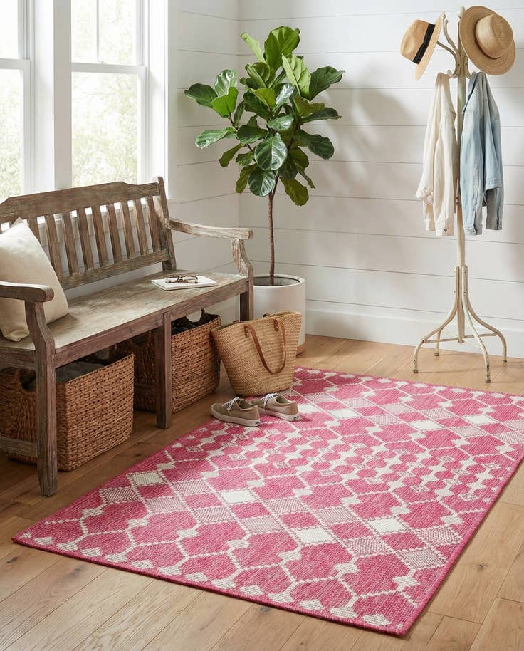 Detail image of 3' x 5' 3 Easy-Clean Lattice Indoor / Outdoor Rug