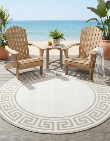 Ivory Easy-Clean Coastal Indoor / Outdoor Round Rug