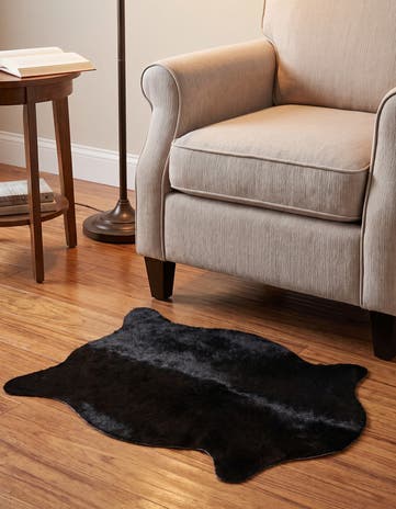 1' 8 x 2' 6 Cowhide Leather Rug