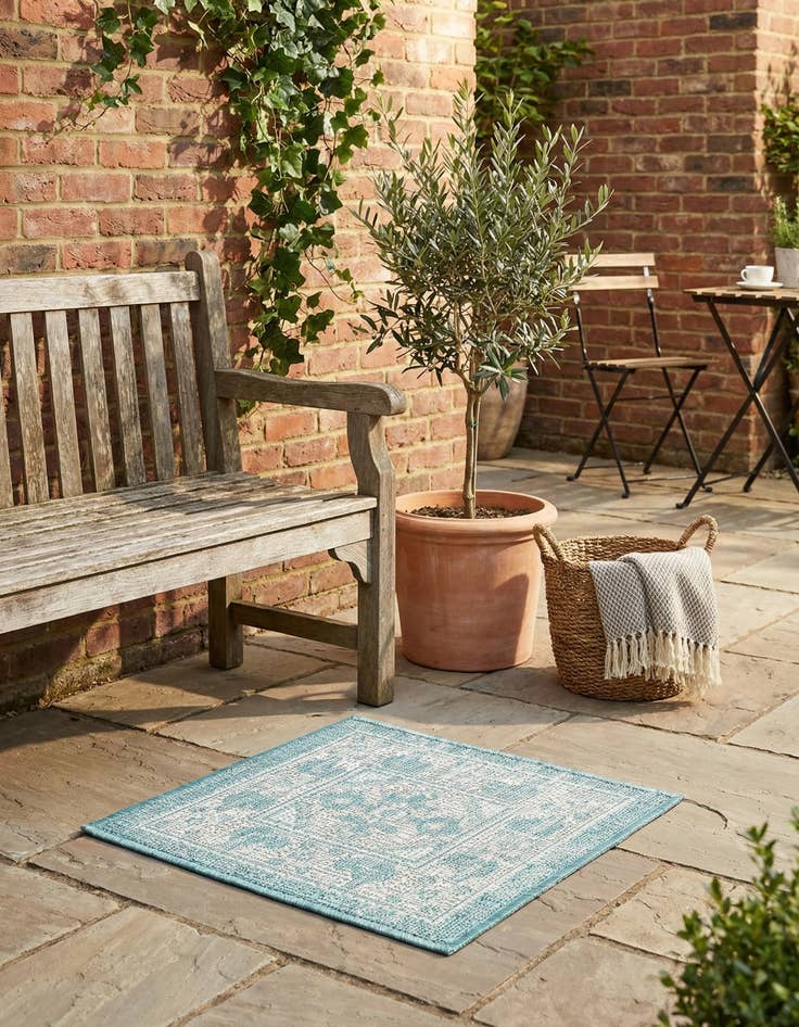 Detail image of  1' 4 x 1' 4  Washable Traditional Indoor / Outdoor Sample Rug